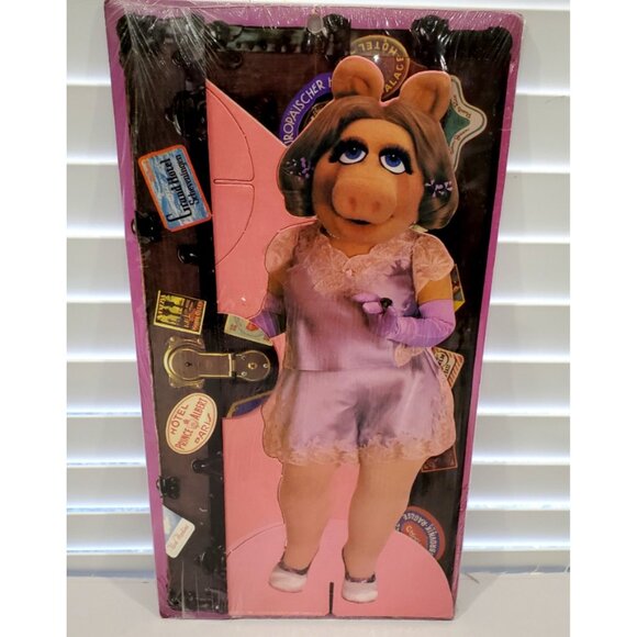 Muppets Miss Piggy Colorforms Paper Doll Wigs Outfits Vintage Sealed - Picture 2 of 2